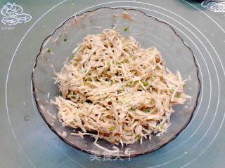 饼丝的制作过程视频,一招一式，尽享传统美食魅力